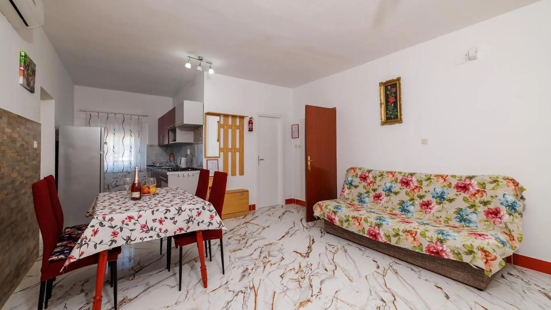 Apartments Grga - 300M To The Sea Lopar