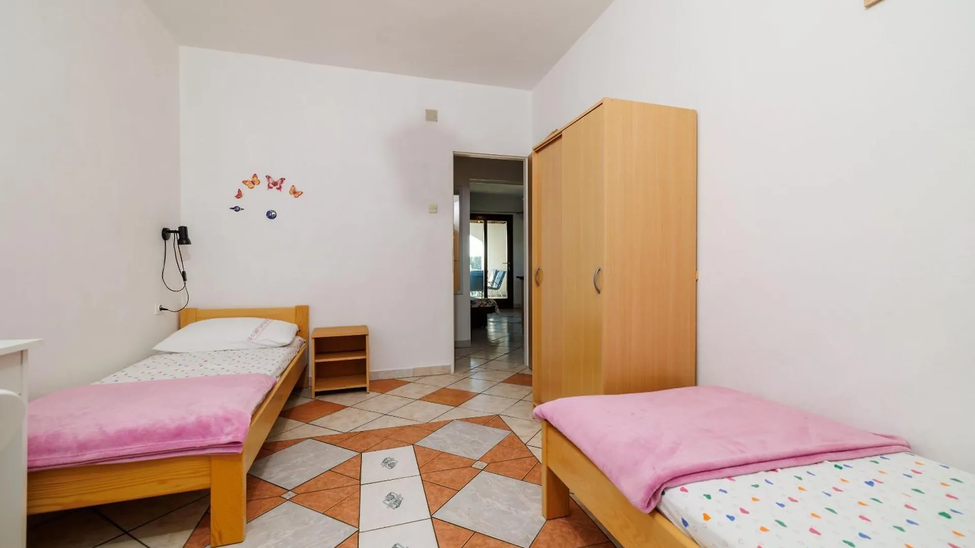 Apartments Grga - 300M To The Sea Lopar 0*,