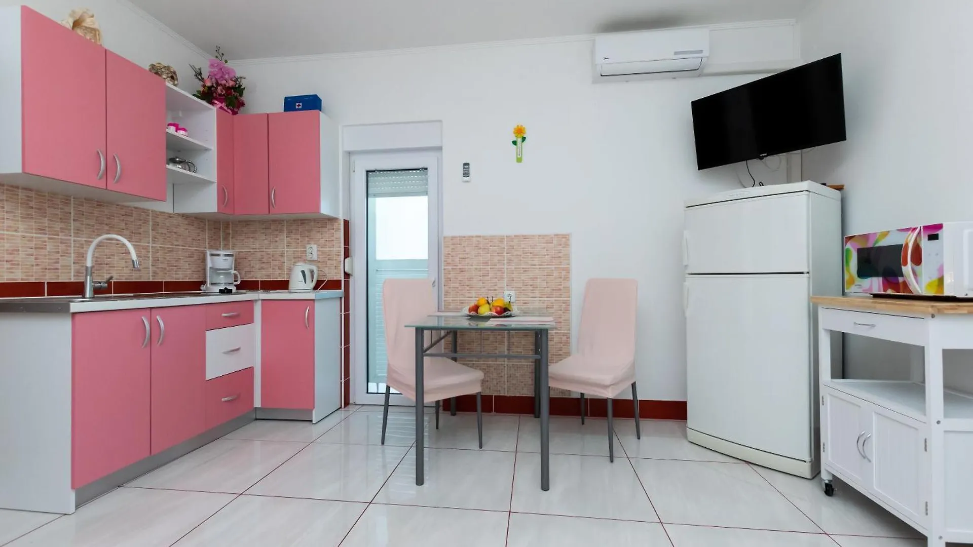 Apartments Grga - 300M To The Sea Lopar 0*,